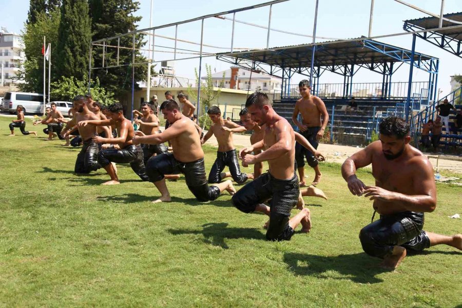 Geleceğin Başpehlivanları Döşemealtı’nda Yetişiyor