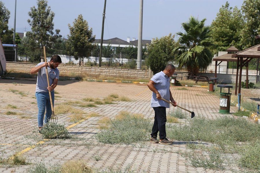 Döşemealtı Belediyesi’nden Okul Bahçelerine Bakım