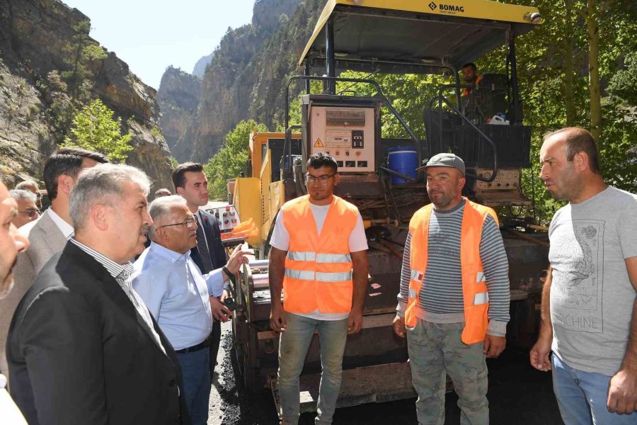 Başkan Büyükkılıç’tan Ulaşımını Sıcak Asfaltla Buluşturduğu Kapuzbaşı Şelalesi’ne Davet