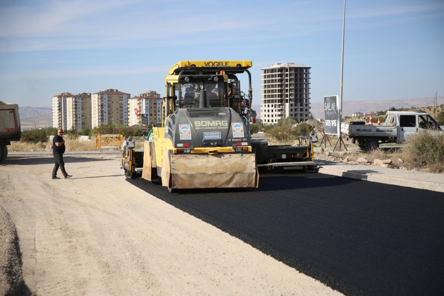 Melikgazi Yeni Asfalt Yollar İçin Hızla Çalışıyor