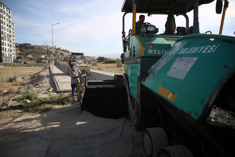 Melikgazi Yeni Asfalt Yollar İçin Hızla Çalışıyor