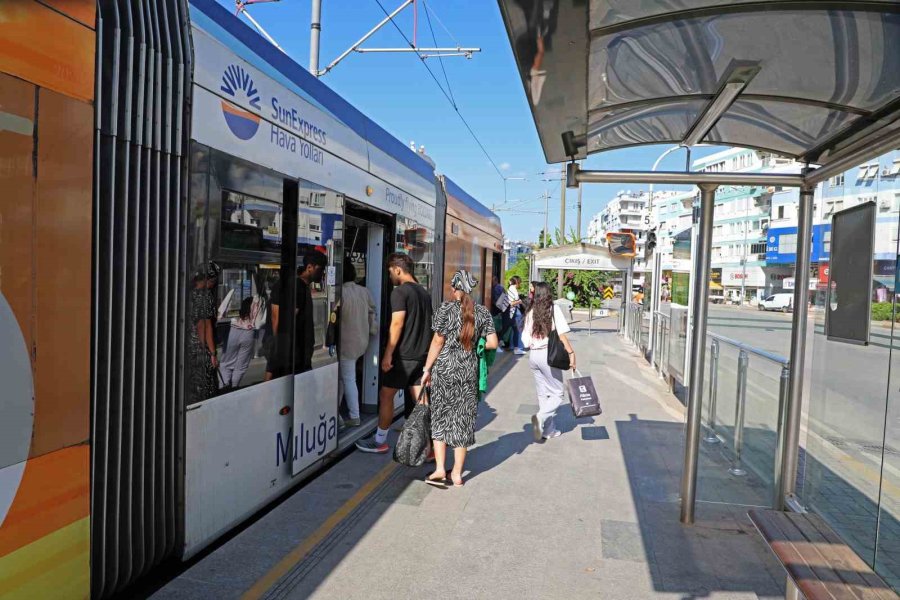 Doğu Garajı-meydan Arasındaki Tramvay Seferleri Yeniden Başladı