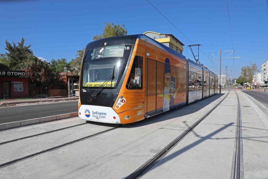 Doğu Garajı-meydan Arasındaki Tramvay Seferleri Yeniden Başladı