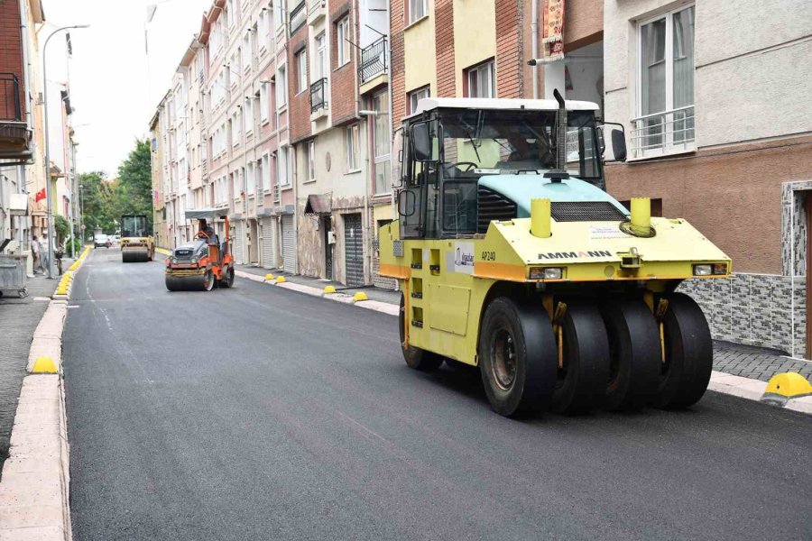 Tepebaşı’nda Üstyapı Çalışmaları Sürüyor