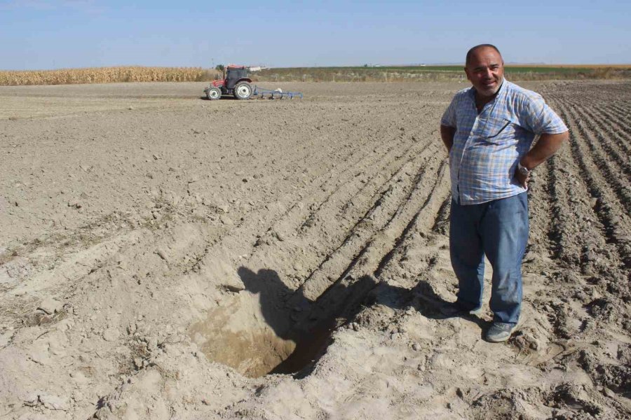 Tarlayı Sürerken Obruk Oluştuğunu Zannetti, Kuyu Çıktı