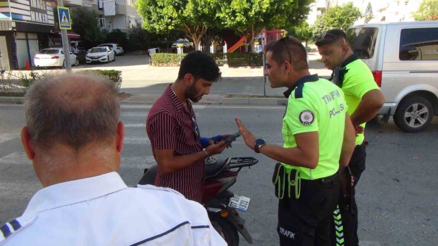 Kazayı Kendisi Yapmış Gibi Göstermesini İsteyince Polisin Tepkisiyle Karşılaştı