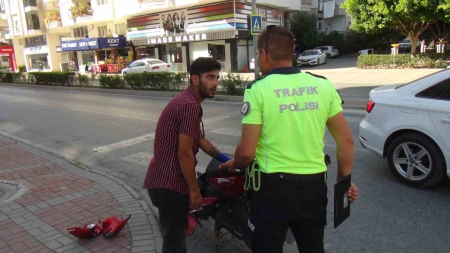 Kazayı Kendisi Yapmış Gibi Göstermesini İsteyince Polisin Tepkisiyle Karşılaştı