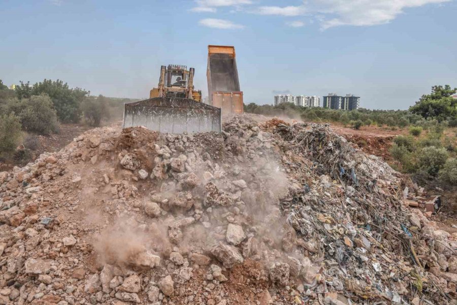 Kepez Masa Dağı’nın 60 Metrelik Ana Arter Yolunu Açıyor