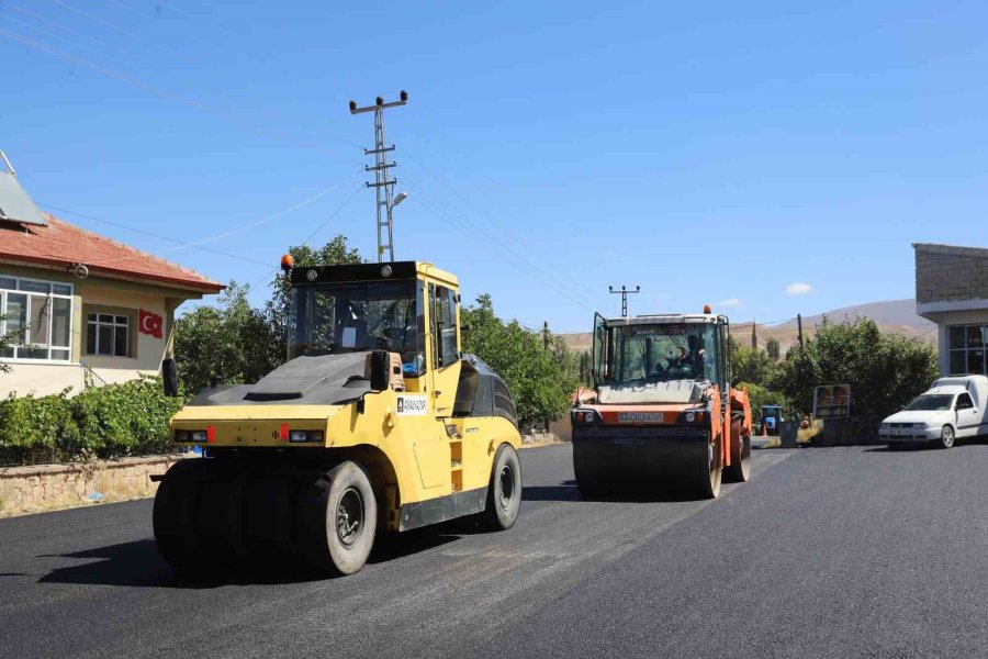 Büyükşehir’den Akkışla İlçesine 55 Milyon Tl’lik ‘yol’ Yatırımı