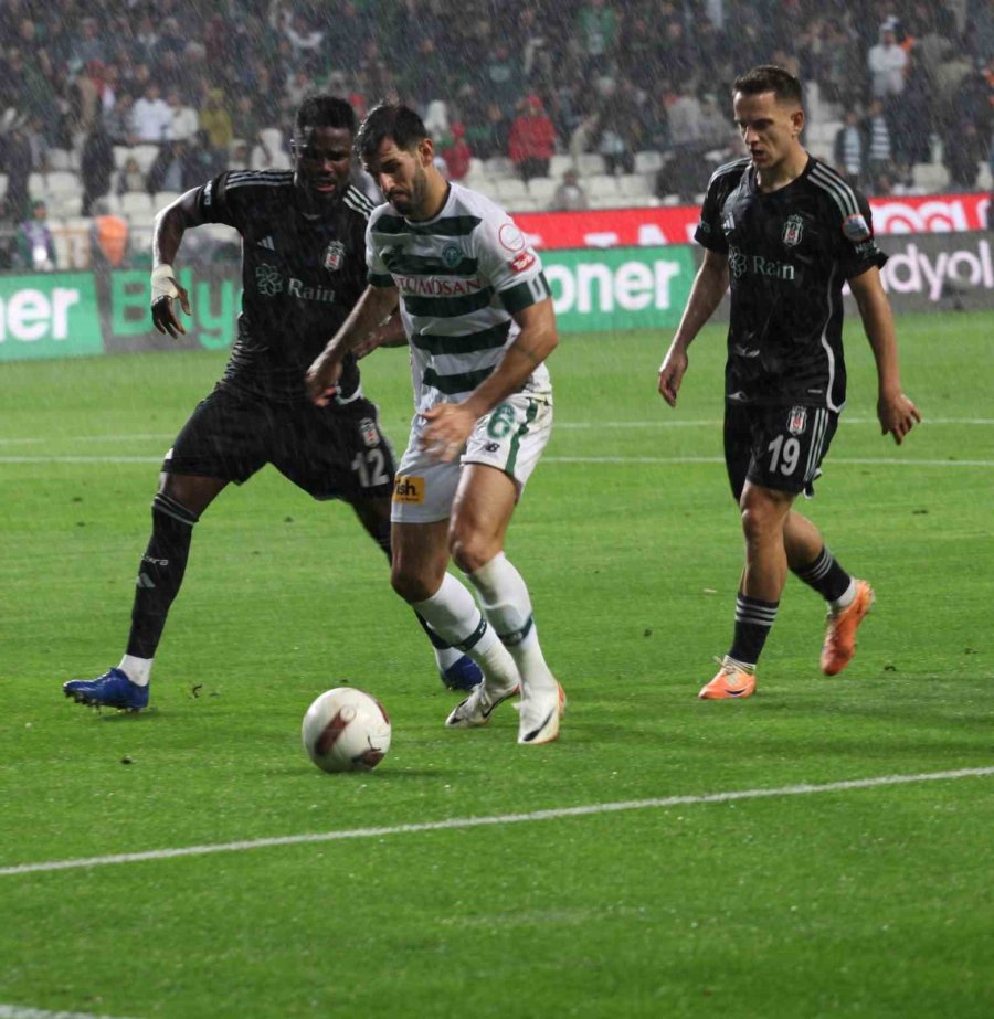 Trendyol Süper Lig: Konyaspor: 0 - Beşiktaş: 1 (ilk Yarı)