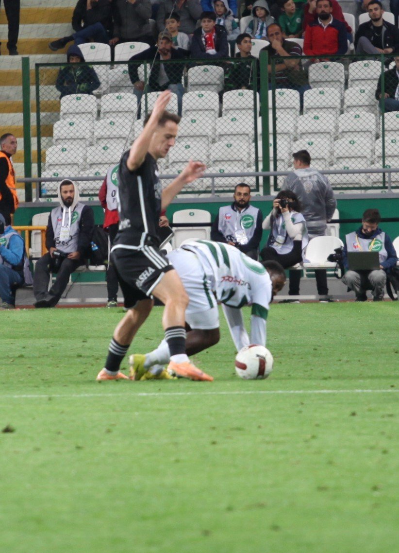 Trendyol Süper Lig: Konyaspor: 0 - Beşiktaş: 1 (ilk Yarı)