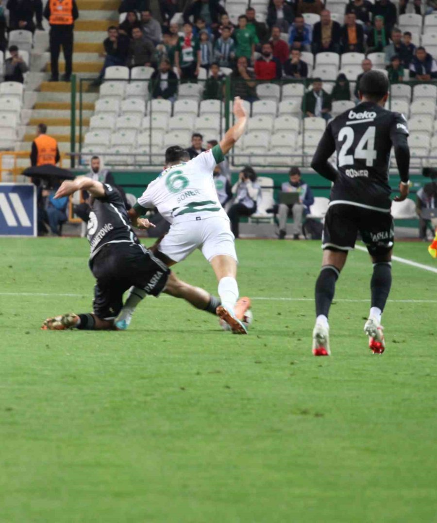 Trendyol Süper Lig: Konyaspor: 0 - Beşiktaş: 1 (ilk Yarı)