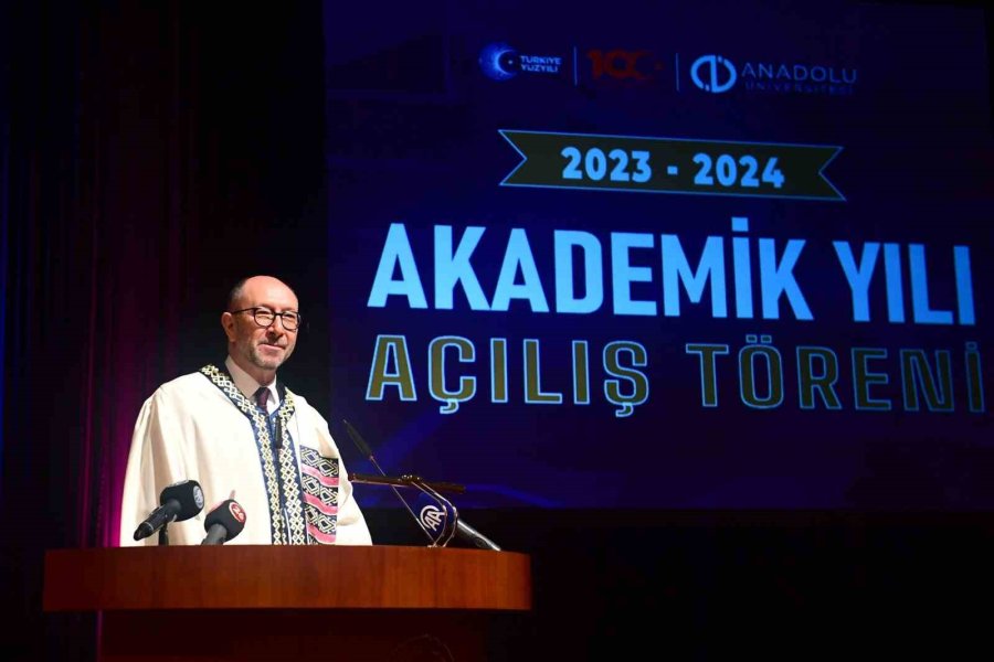 Anadolu Üniversitesi 2023-2024 Akademik Yılı Açılış Töreni Gerçekleştirildi