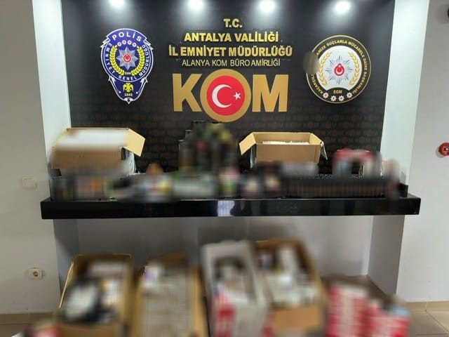 Antalya’da Kaçak Sigara Operasyonlarında 10 Şahsa İşlem Yapıldı