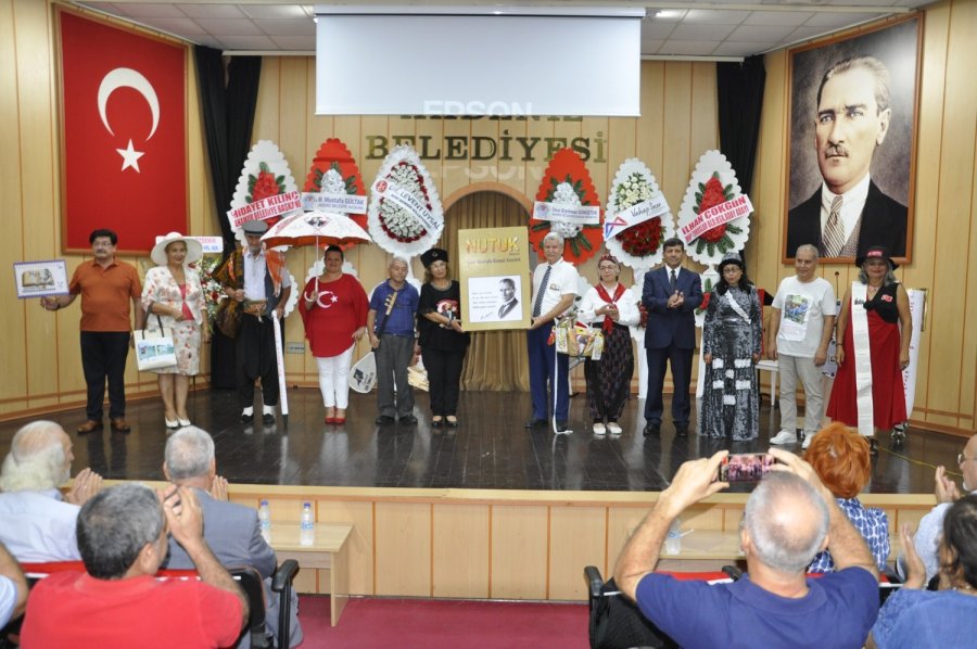 Mersin’de ’edebiyat Defilesi’ İlgi Gördü