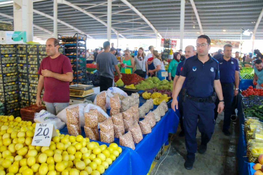 Antalya’da Bağıran Pazarcıya Taviz Yok, Anonslarla Sürekli Uyarılıyorlar