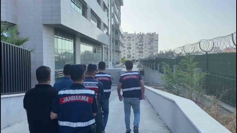 Mersin’de ’kahramanlar’ Operasyonunda Gözaltına Alınan 4 Örgüt Üyesi Tutukladı