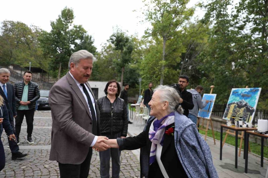 Melikgazi’nin Tarih Ve Kültür Esintisi Tuvallere Yansıyor