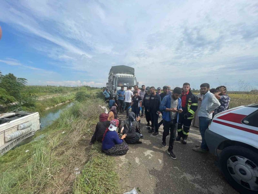 Tarım İşçilerini Taşıyan Midibüs Kaza Yaptı, 7 İşçi Yaralı