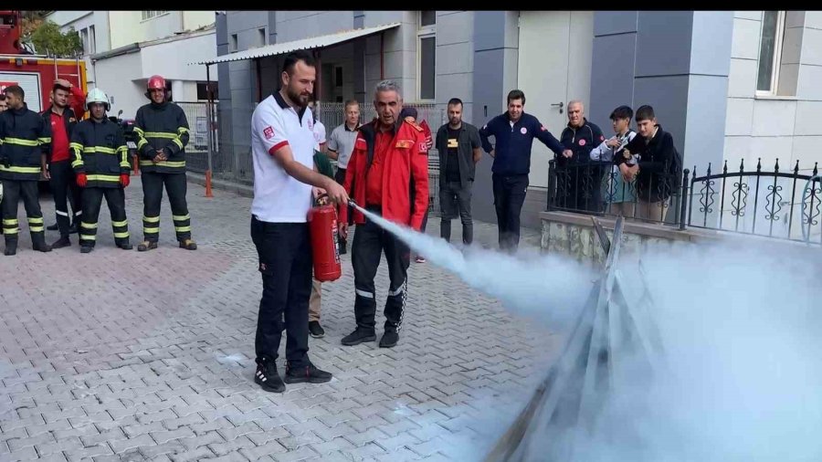 Niğde’de 112 Personelinden Gerçeği Aratmayan Yangın Tatbikatı