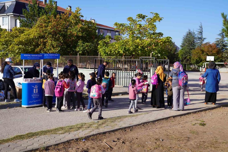 İlköğretim Öğrencilerine Beslenme Desteği Başladı