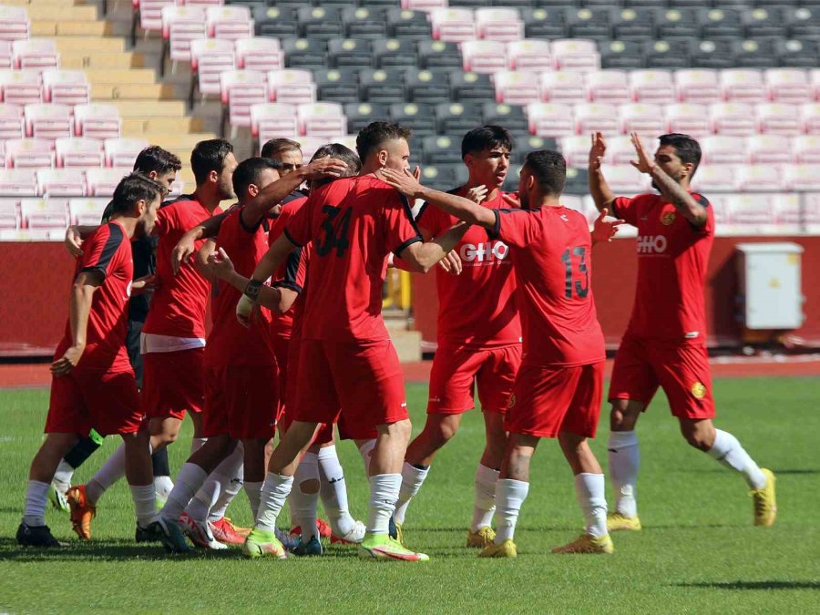 Eskişehirspor Hazırlık Maçını 3 Golle Kazandı