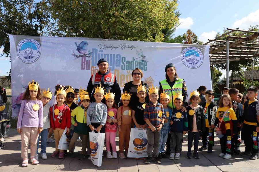 Jandarma’dan Öğrencilere Hayvanat Bahçesi Gezisi