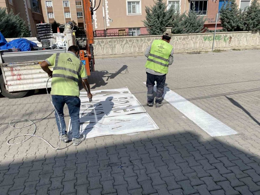 Kulu’da Okul Bölgesindeki Yaya Geçitleri Yenilendi