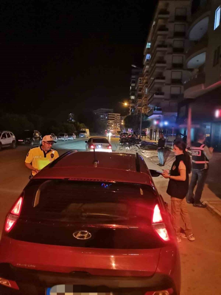 Antalya’da 18 Farklı Noktada 79 Ekip 212 Polisle Şok Uygulama