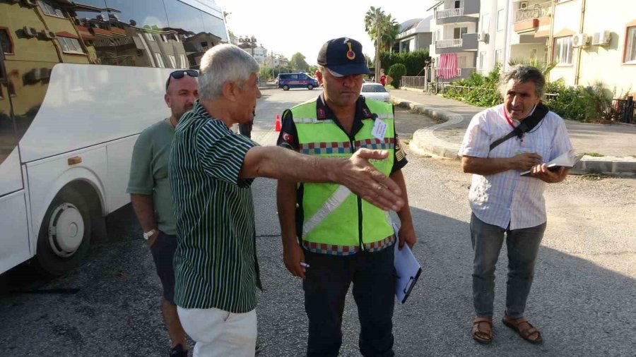 Antalya’da Üç Araçlı Zincirleme Kazada 3 Kişi Yaralandı