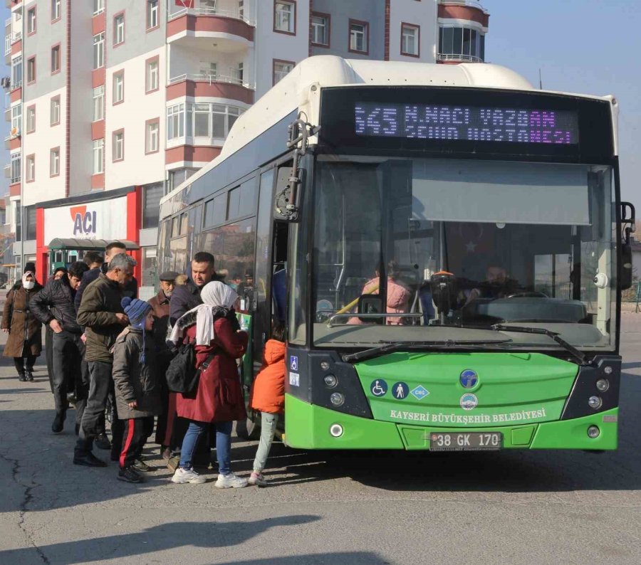 Kayseri’de 65 Yaş Üstü 8 Milyon 814 Yolcu Ulaşımdan Ücretsiz Faydalandı