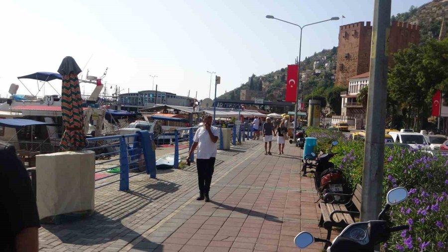 İsrailli Turistler Lüks Kruvaziyerle Alanya’ya Demir Attı