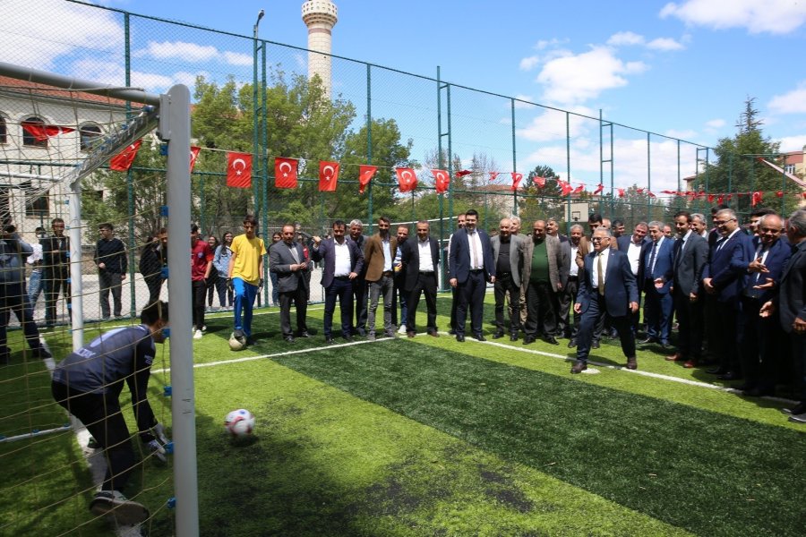 Avrupa Spor Şehri Kayseri’de Büyükşehir’den 141 Spor Sahası Ve 33 Yüzme Havuzu