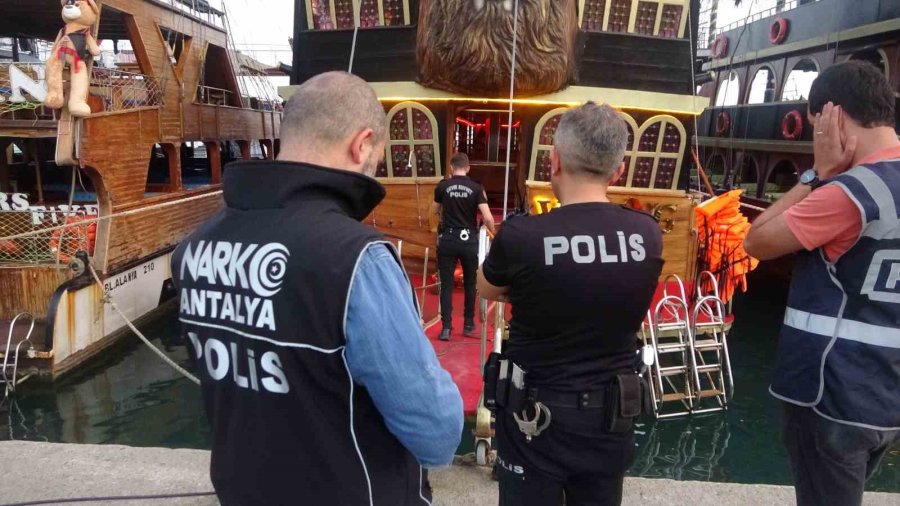 Alanya’da Narkotik Ekipleri Yatlar Ve Gezi Teknelerini Denetledi