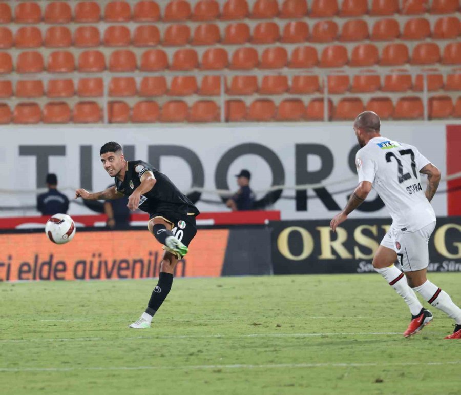 Trendyol Süper Lig: Corendon Alanyaspor: 2 - Fatih Karagümrük: 1 (maç Sonucu)