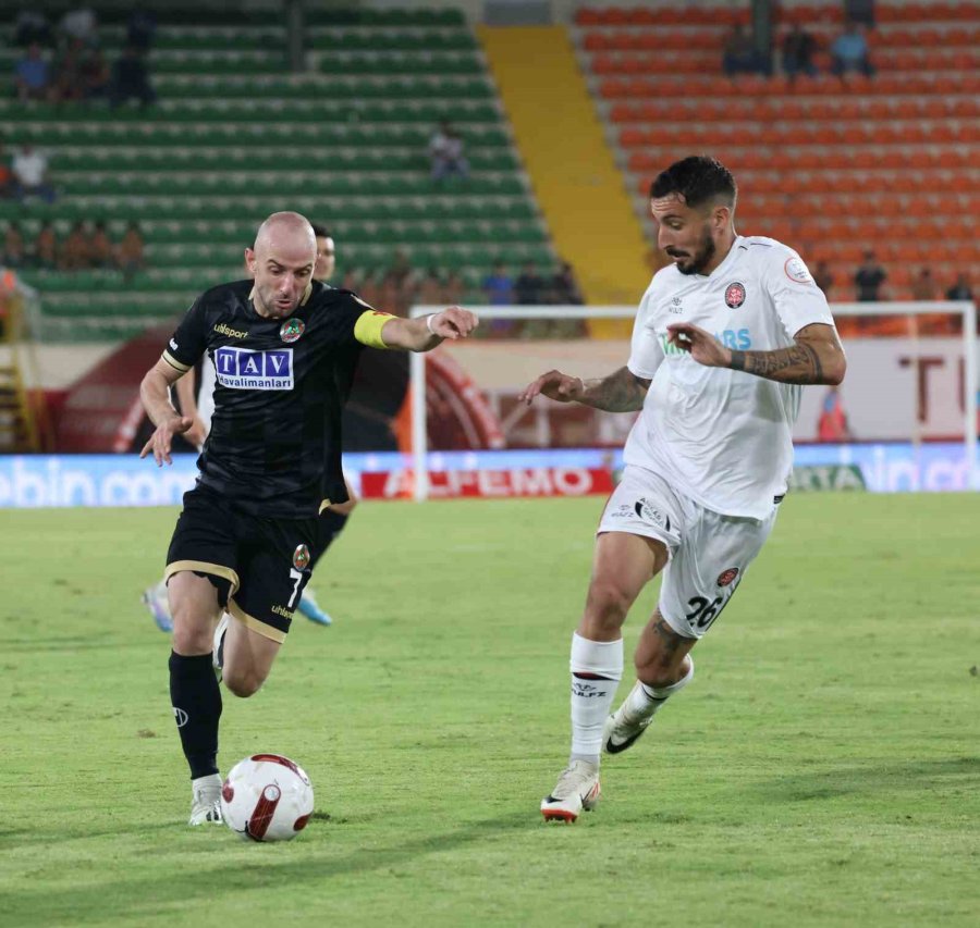 Trendyol Süper Lig: Corendon Alanyaspor: 2 - Fatih Karagümrük: 1 (maç Sonucu)