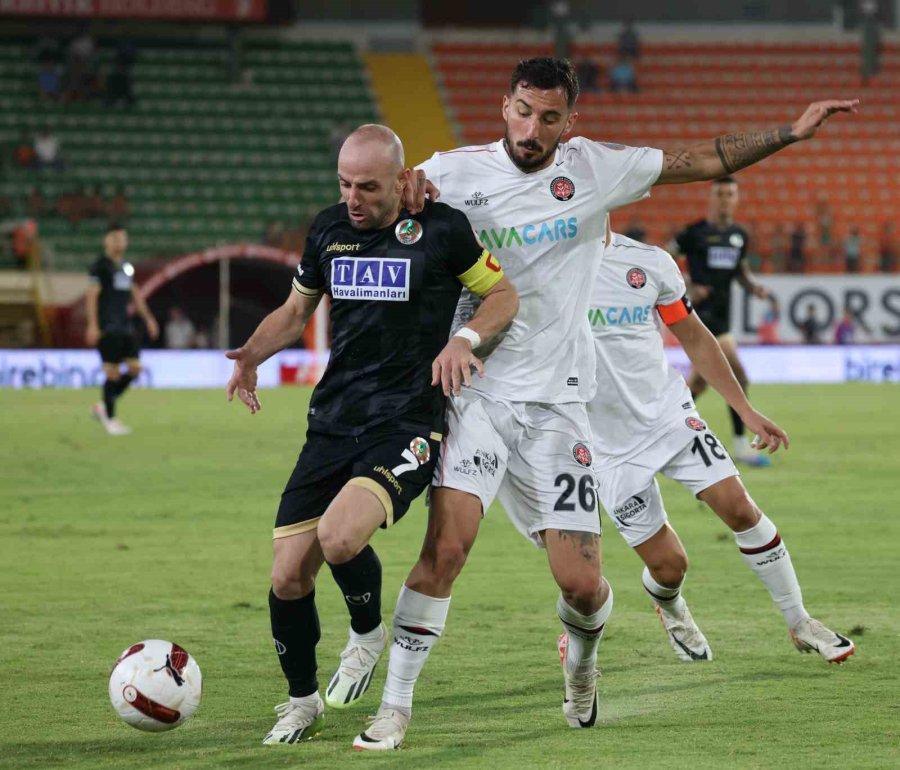 Trendyol Süper Lig: Corendon Alanyaspor: 2 - Fatih Karagümrük: 1 (maç Sonucu)