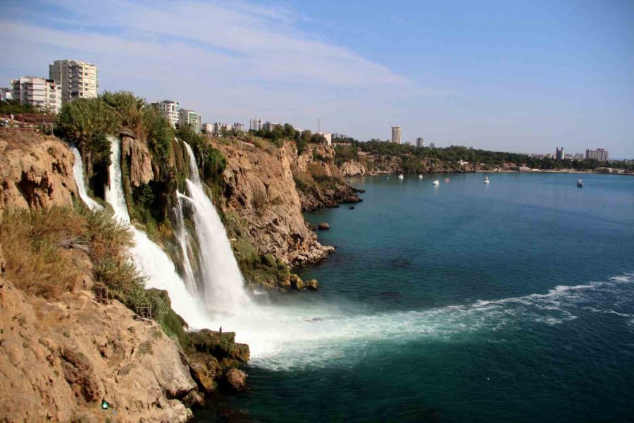 Antalya’nın Dünyaca Ünlü Şelalesinin Sonbahar Manzarası Mest Etti