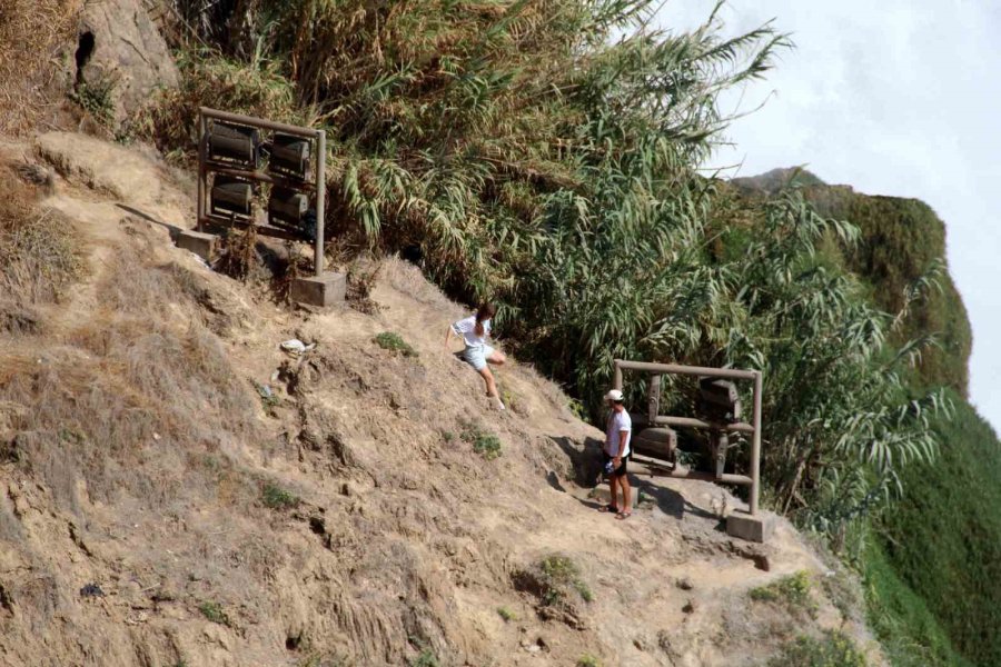 Antalya’nın Dünyaca Ünlü Şelalesinin Sonbahar Manzarası Mest Etti