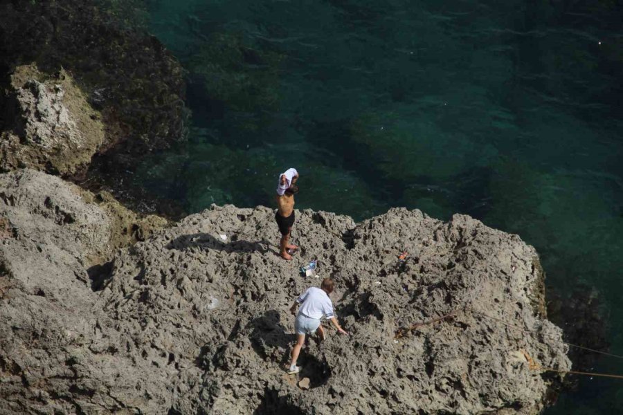 Antalya’nın Dünyaca Ünlü Şelalesinin Sonbahar Manzarası Mest Etti