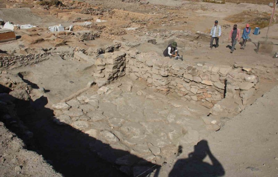 Kültepe Tarihini Bin Yıl Daha Geriye Götürecek Keşif