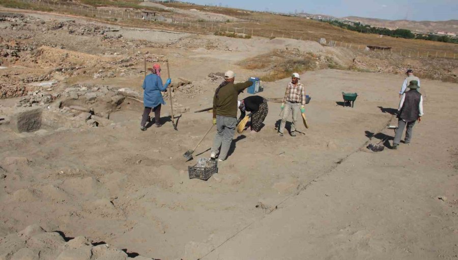 Kültepe Tarihini Bin Yıl Daha Geriye Götürecek Keşif