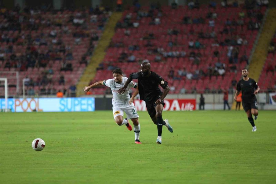 Trendyol Süper Lig: Hatayspor: 1 - Konyaspor : 1 (ilk Yarı)