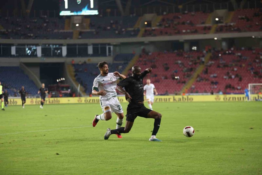 Trendyol Süper Lig: Hatayspor: 1 - Konyaspor : 1 (ilk Yarı)