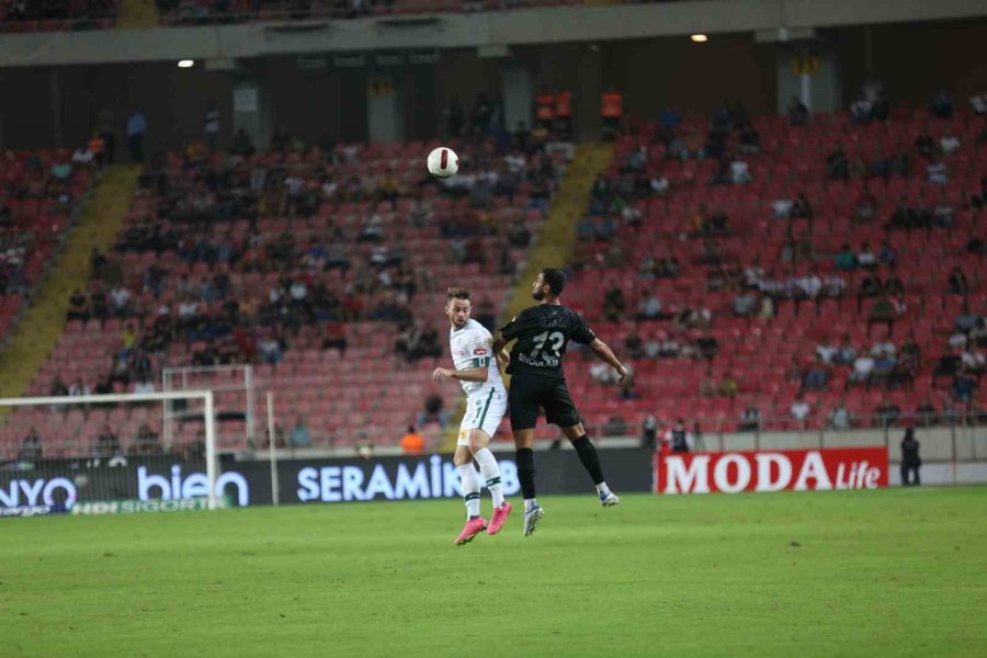 Trendyol Süper Lig: Hatayspor: 1 - Konyaspor : 1 (ilk Yarı)