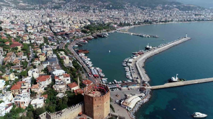 Alkü’den Bisiklet Turunda Bayrak Şöleni