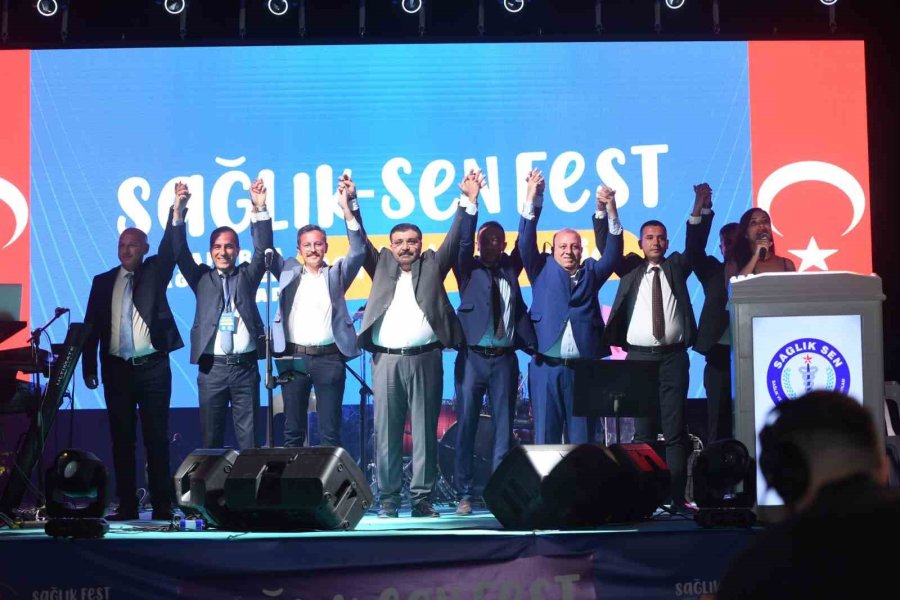 Antalyalı Sağlık Çalışanları Sağlık-sen Fest İle Moral Buldu