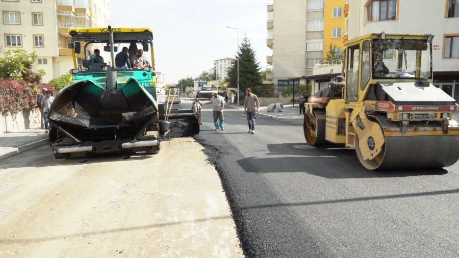 Girne Şehitler Caddesi’nde Asfalt Çalışması Başladı