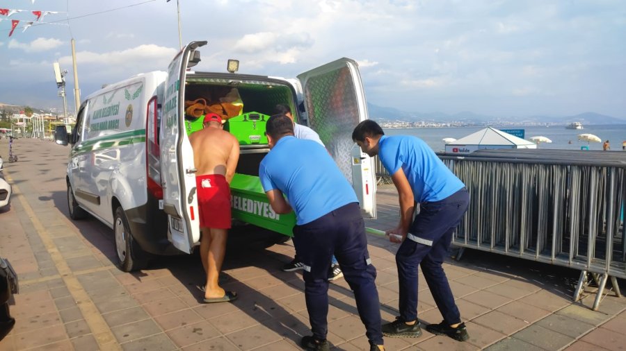 Antalya’da Denizde Kadın Cesedi Bulundu