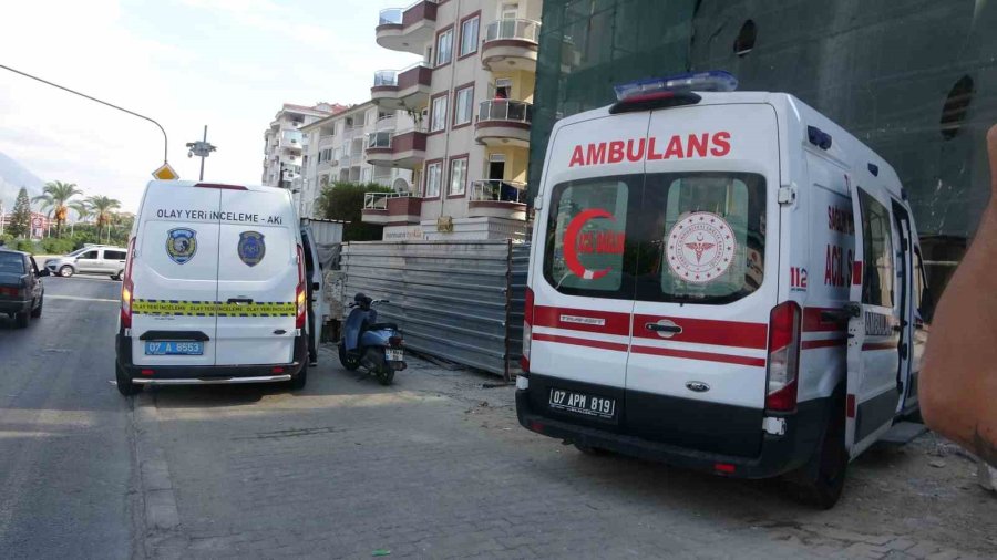 İnşaattan Düşen İşçi Hayatını Kaybetti